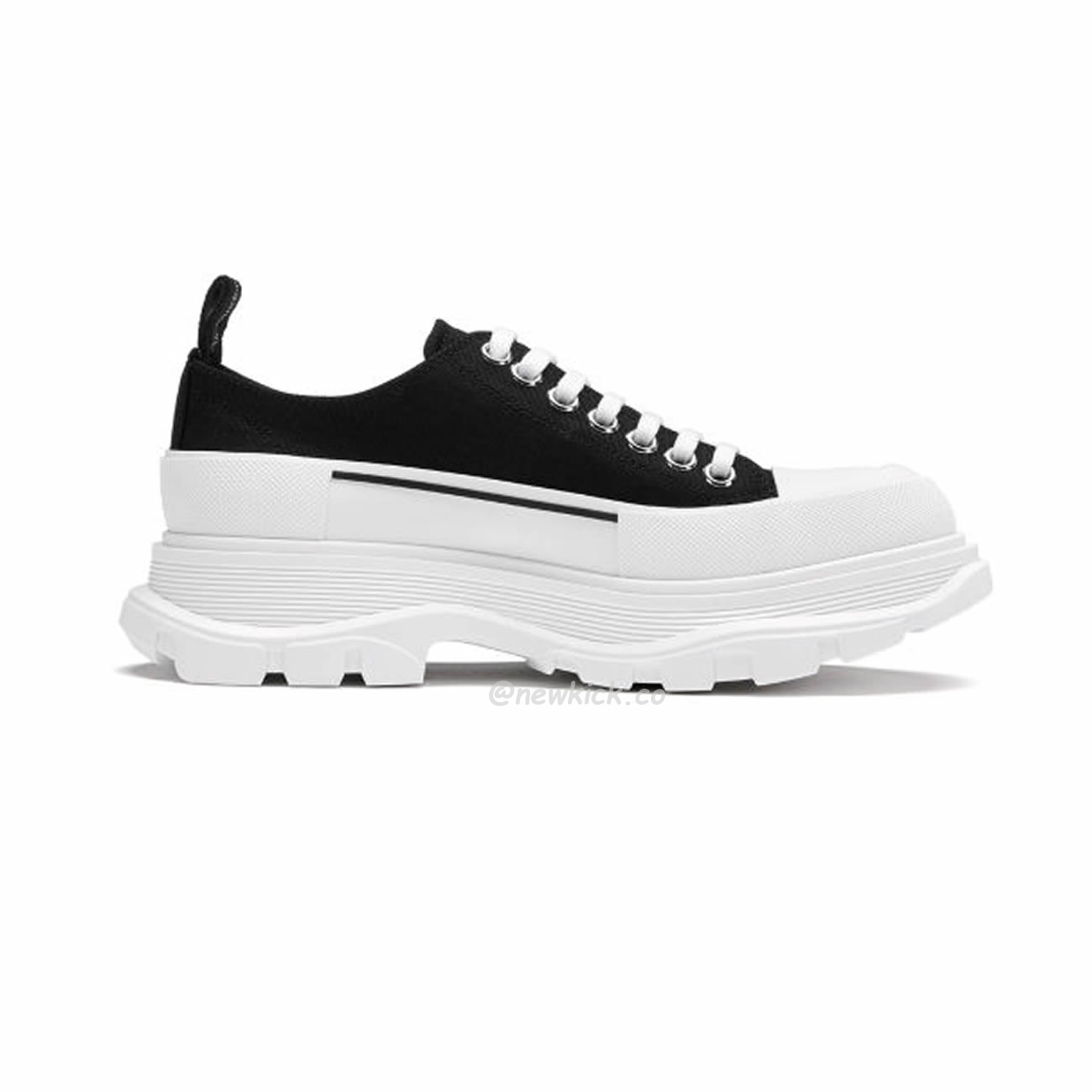 Alexander Mcqueen Tread Slick Low Lace Up Black White (3) - newkick.cc